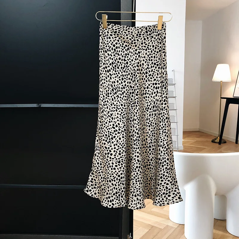 

Spring Summer 2021 Elegant Leopard Print Woman Skirts Elastic Waist Smooth a Line Skirts Vintage Fashion Chic Midi Skirts