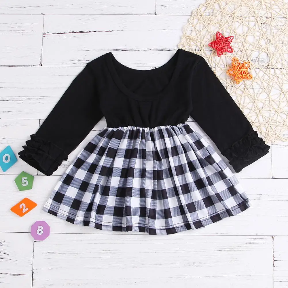 Клетчатое платье с u образным вырезом на спине манжетами и эластичной резинкой