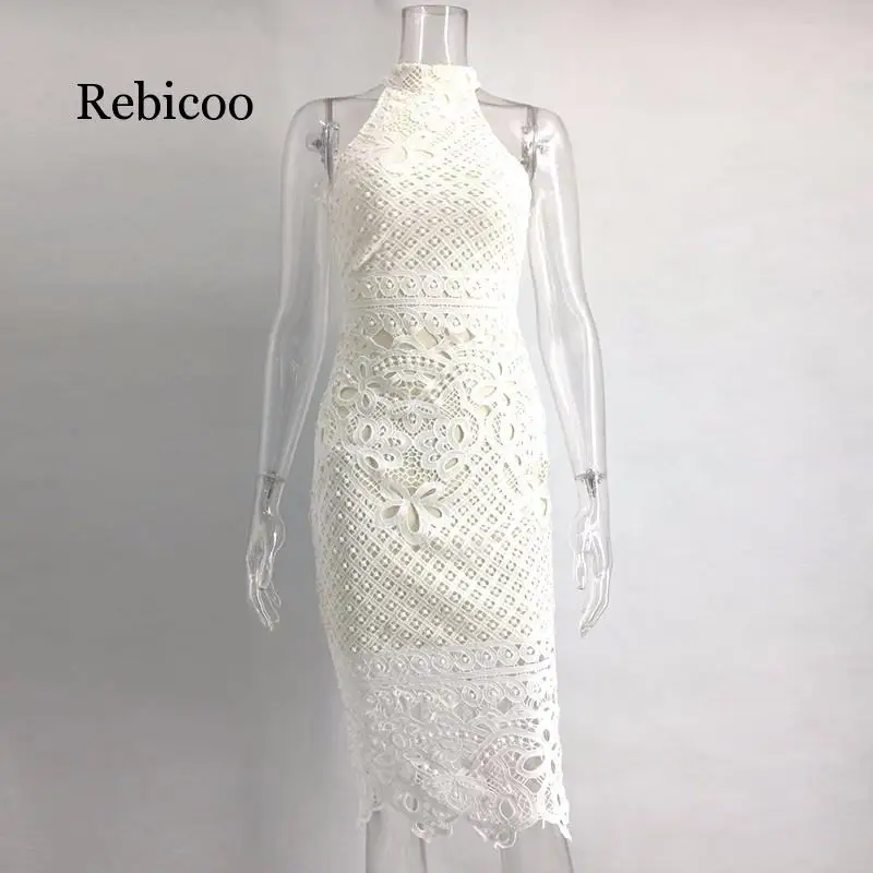 Женское кружевное платье без рукавов белое ажурное облегающее с цветочным