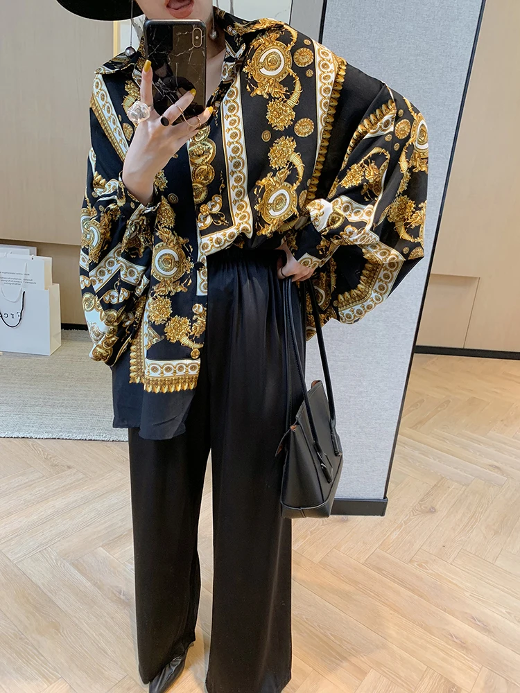 Женская рубашка свободного кроя с рукавом летучая мышь и принтом под старину