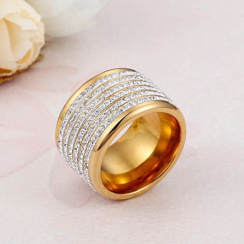 

Attractive Fashion New Stainless Steel Gold-color Round Ring For Women Shining Full Rhinestone Finger Rings 2020 Wholesale