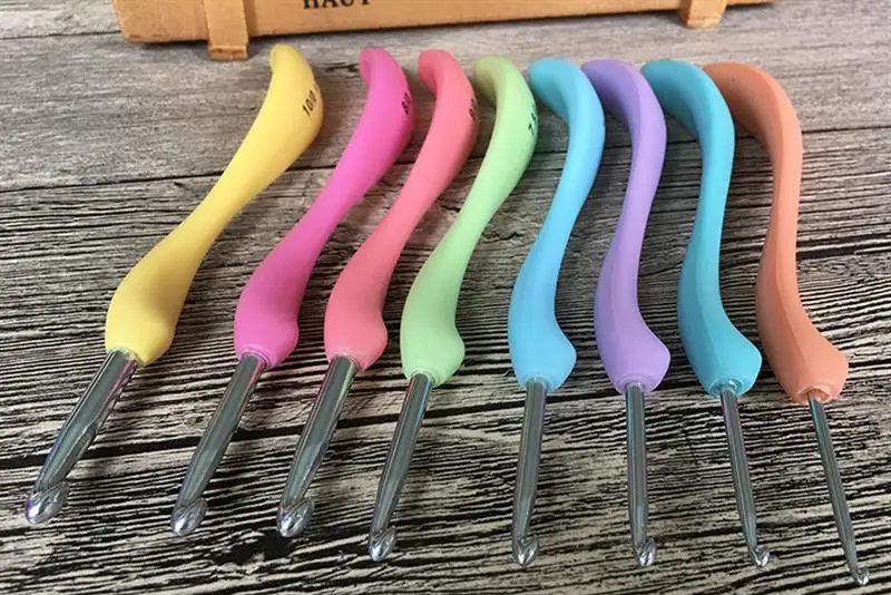

8pcs Colorful Soft Plastic Handle Alumina Crochet Hooks Knitting Needles Set DIY Crochet for Weave Sewing Needles Handmade Tool