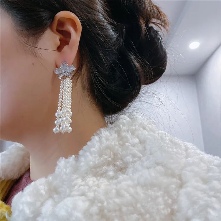 

Серьги с белым жемчугом и фианитом 2,5 дюйма 4-5 мм