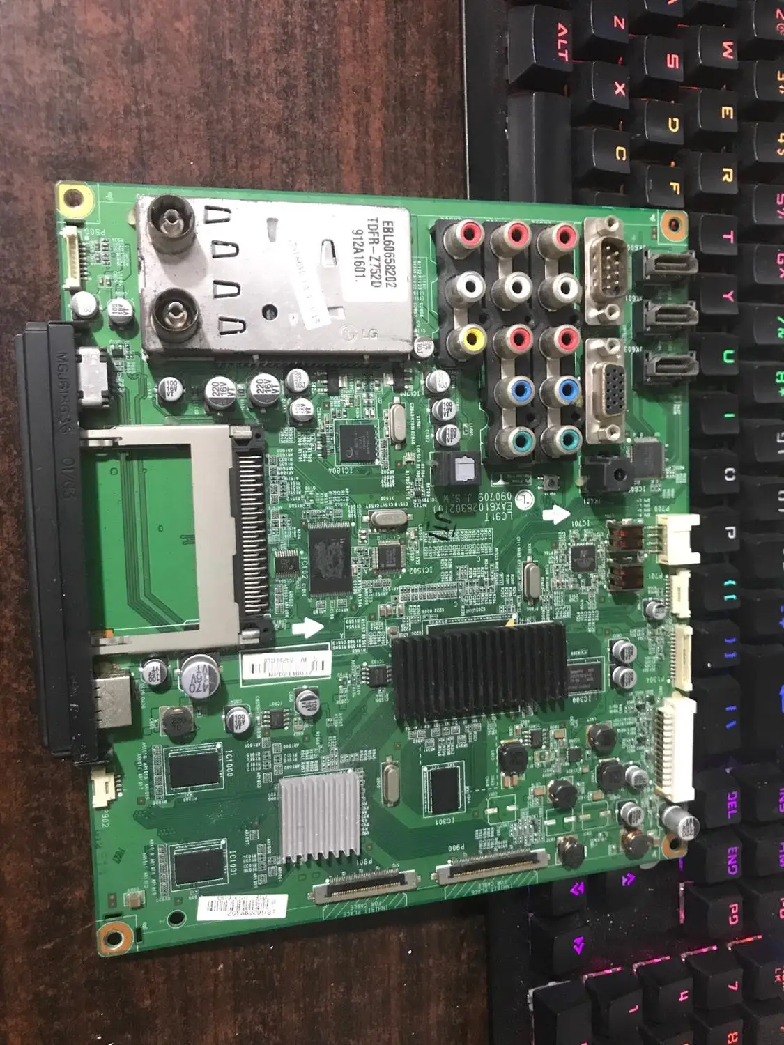 

Original 47SL80YD-CA motherboard LC91T EAX61028302 (0) with screen LC420WUD