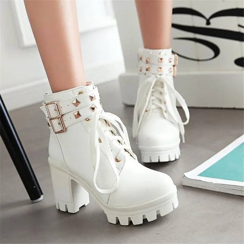 Женские ботинки Уличная обувь из мягкой кожи мотоциклетные уличные высокие в