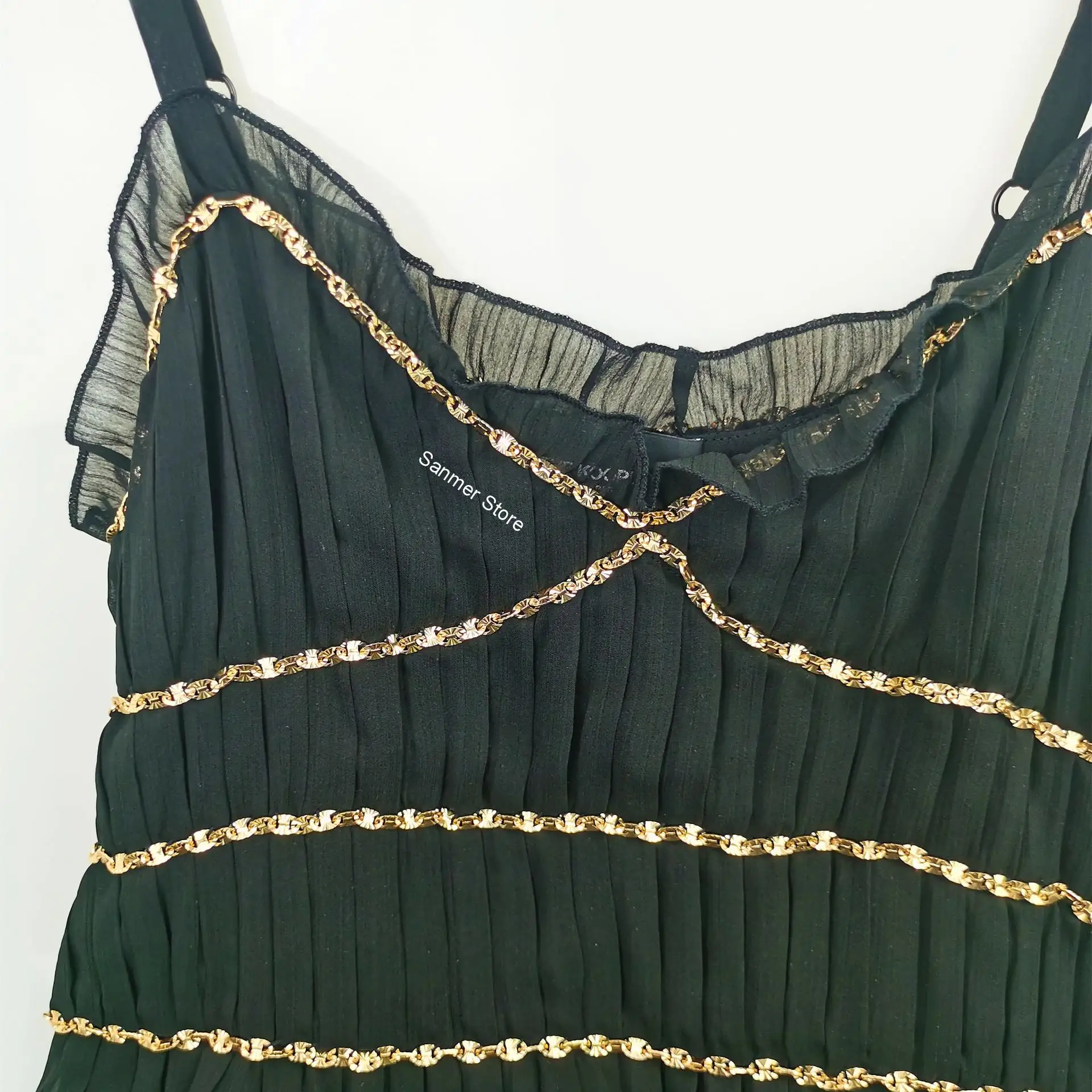 

Spring and Summer Women Pleated Mini Dress Black Color Spaghetti Strap V-neck Beadings Sleeveless Sexy Fungus Short Dress