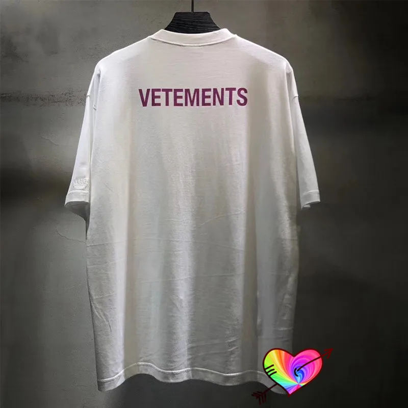 

Oversize VETEMENTS Pink Purple T-shirt Men Women Back Reflection Letters Vetements Tee STAFF Tops Sleeve Embroidery Mark