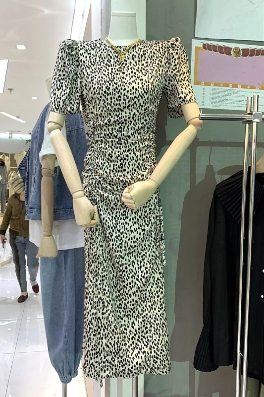 

Mid-Length Slimming Elegant Dress 2021 Summer New Pleated Slim Sexy Short Sleeve Dress O-Neck Office Lady Leopard Long Dress