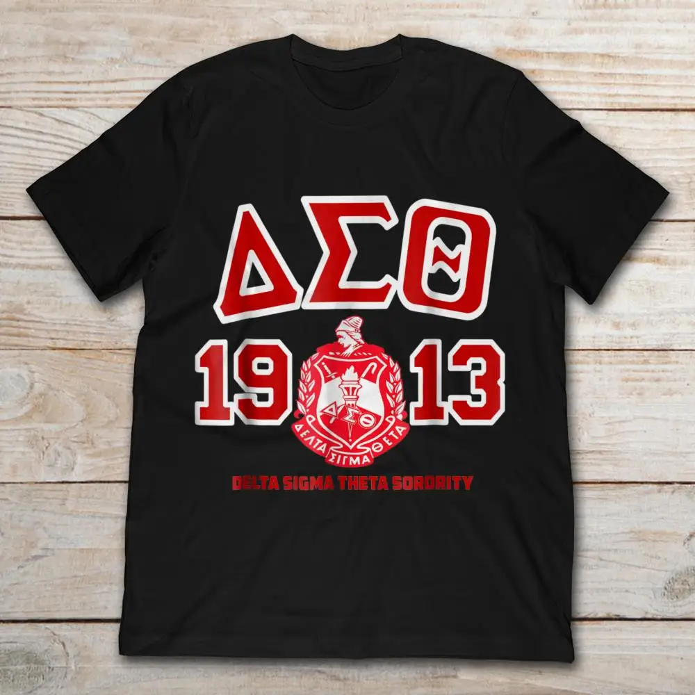 Футболка из джерси с надписью &quotDelta Sigma Theta Sorority&quot (1913 г.)|Мужские футболки| |