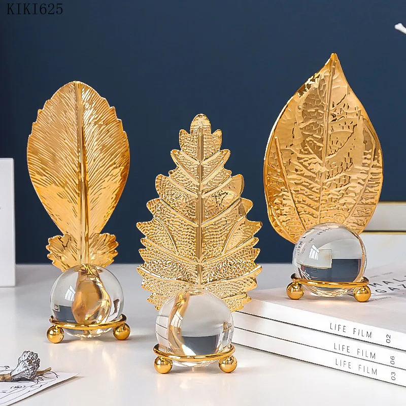 

Creative Metal Leaf Crystal Ball Crafts Desktop Decoration Abstract Luxury Simulation Golden Leaf Gifts for Friends Home Decor