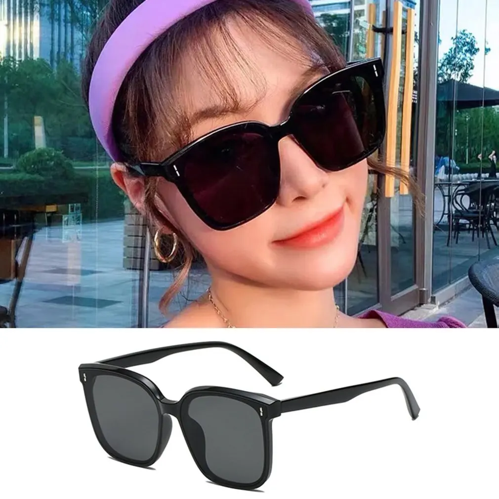 

Удобные и изысканные солнцезащитные очки в стиле ретро с квадратной большой оправой UV400 со встроенной носовой накладкой и металлическими п...