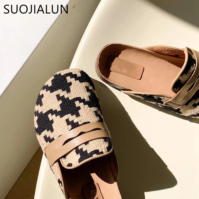 SUOJIALUN Houndstooth Pattern Mule Shoes: Round Toe Slippers for Outdoor Activities image 6