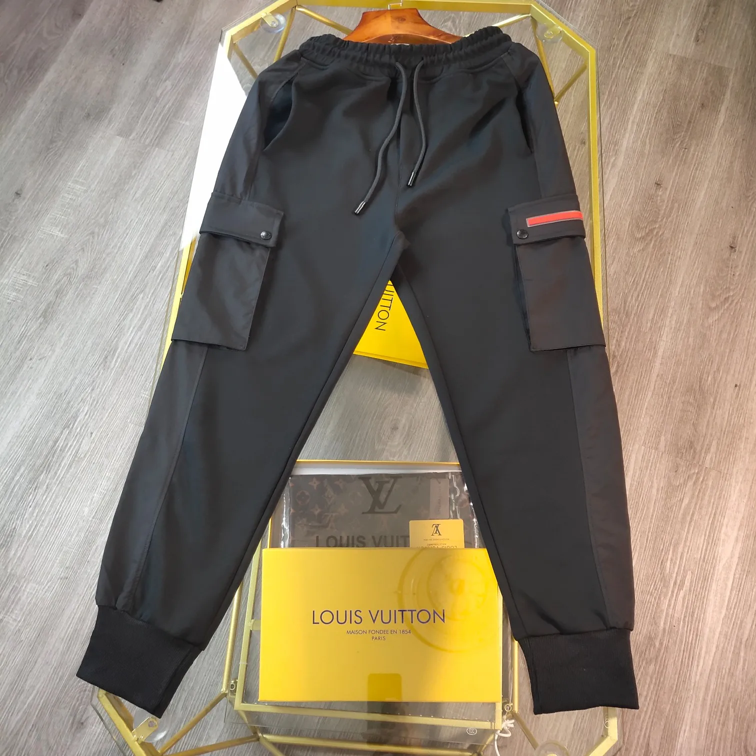 

2021 Summer Men's Casual Pants Trousers Guard Pants Stitching Style Classic Red Line Decoration Cotton Jogging Pant Good Quality