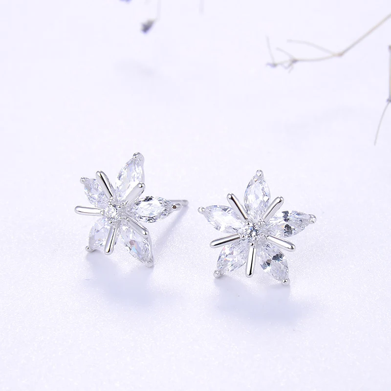 ORSA JEWELS Настоящее S925 Снежинка серьги гвоздики Новые Рождественские тема милые трендовые стерлингового серебра циркония женские ювелирные изделия SE172