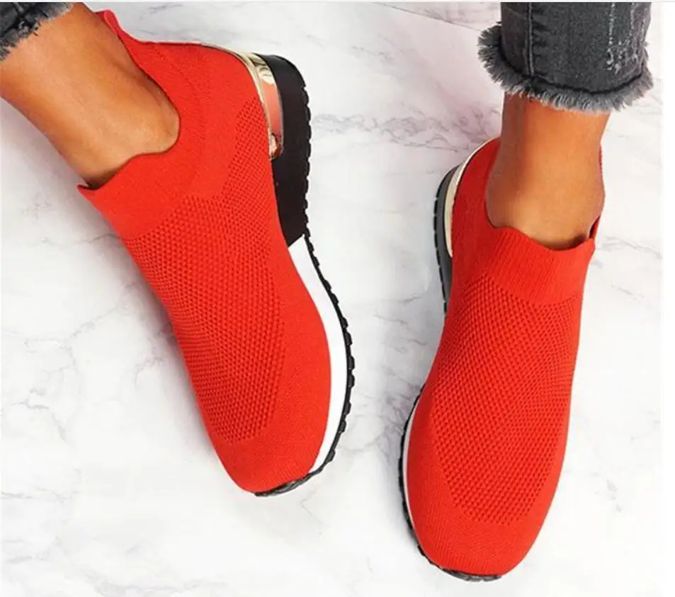 New Spring Women Senakers Casual Shoes Mesh Breathable Light Female Shoes Summer Solid Color Slip-On Ladies Sports Shoes