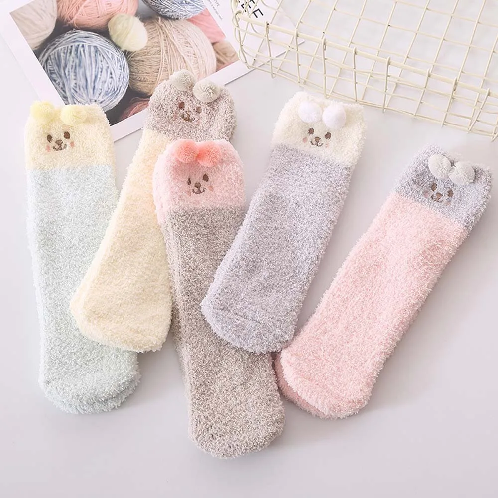 Женские зимние носки с милыми помпонами и вышивкой домашние носки-тапочки из