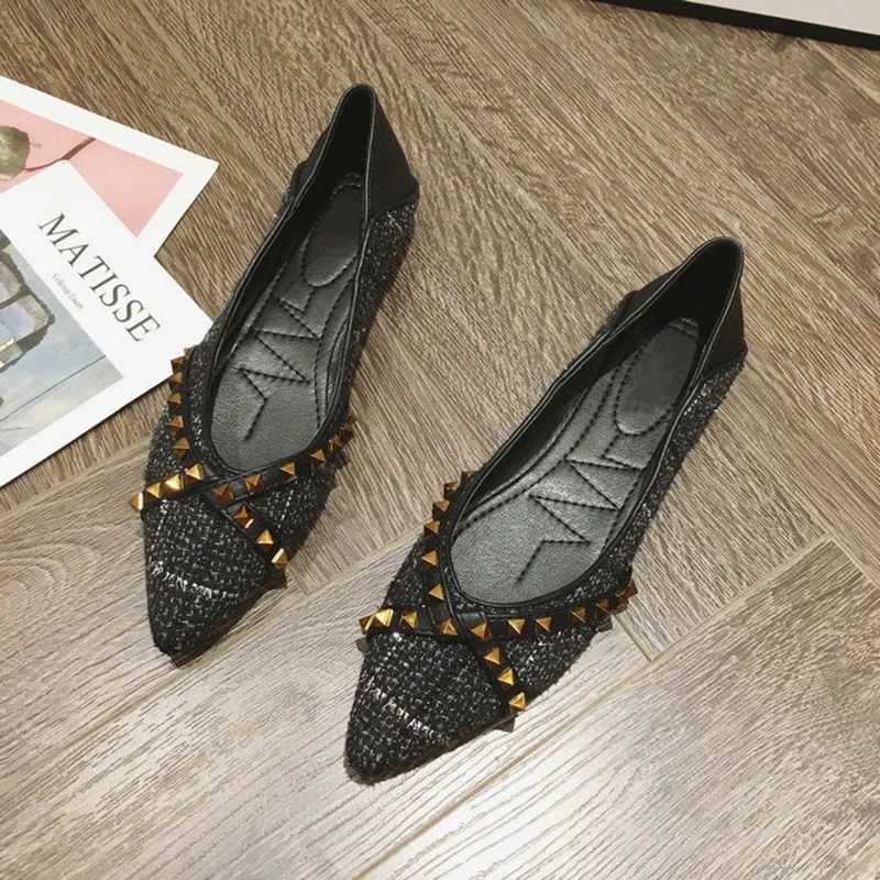 

Women Black Apricot Flat Shoes Women Soft bottom Pointed Toe Flats Spring Autumn Ballet Flats Slip On Rivets Loafers