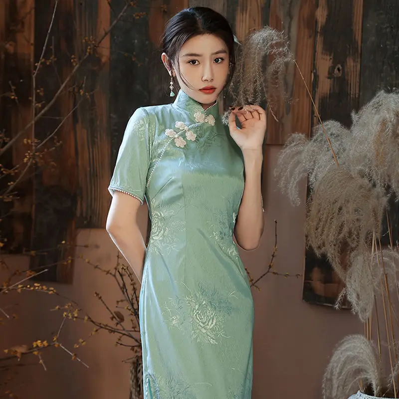 Женское облегающее платье средней длины элегантное винтажное зеленое в