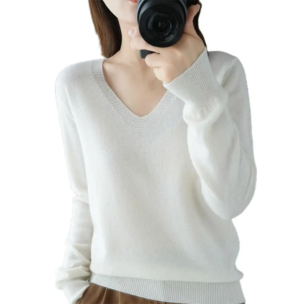 

Женский свитер с длинным рукавом и V-образным вырезом