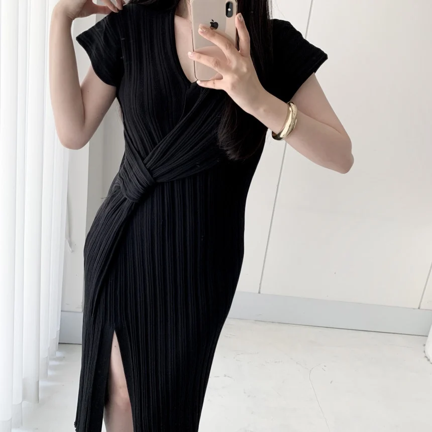 

Korejpaa Women Dress 2021 Summer Korean Chic Elegant Temperament V-Neck Carefully Machine-Knotted Irregular Slit Knitted Vestido