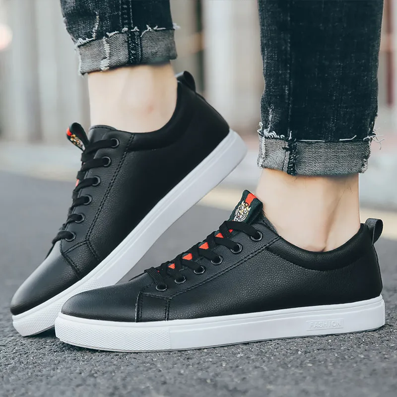 Мужские кожаные кроссовки на плоской подошве черные Белые Повседневные
