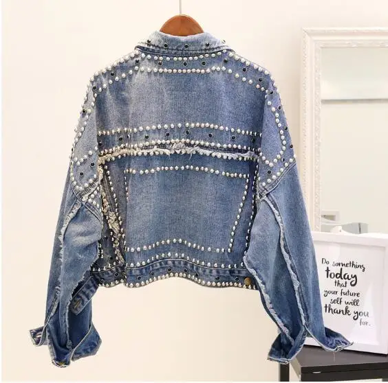Женская джинсовая куртка с ручными заклепками свободная повседневная короткая