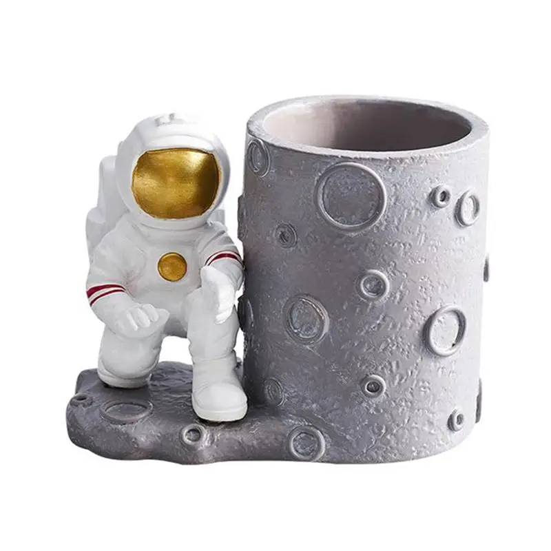 

1Pc Resin Astronaut Pen Holder Students Pen Holder Creative Table Decoration