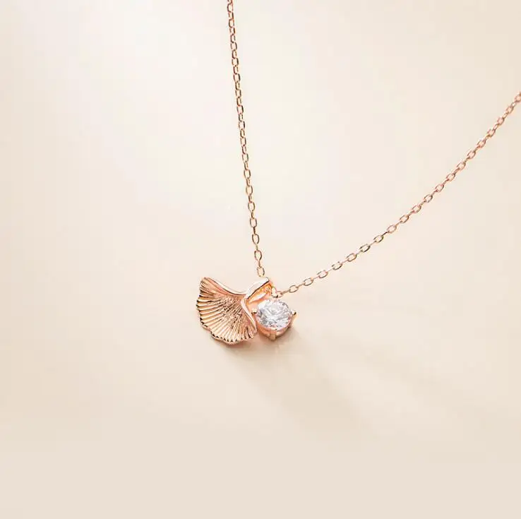 

Leaf Style 925 Silver Pendant Necklace with Cubic Zirconia