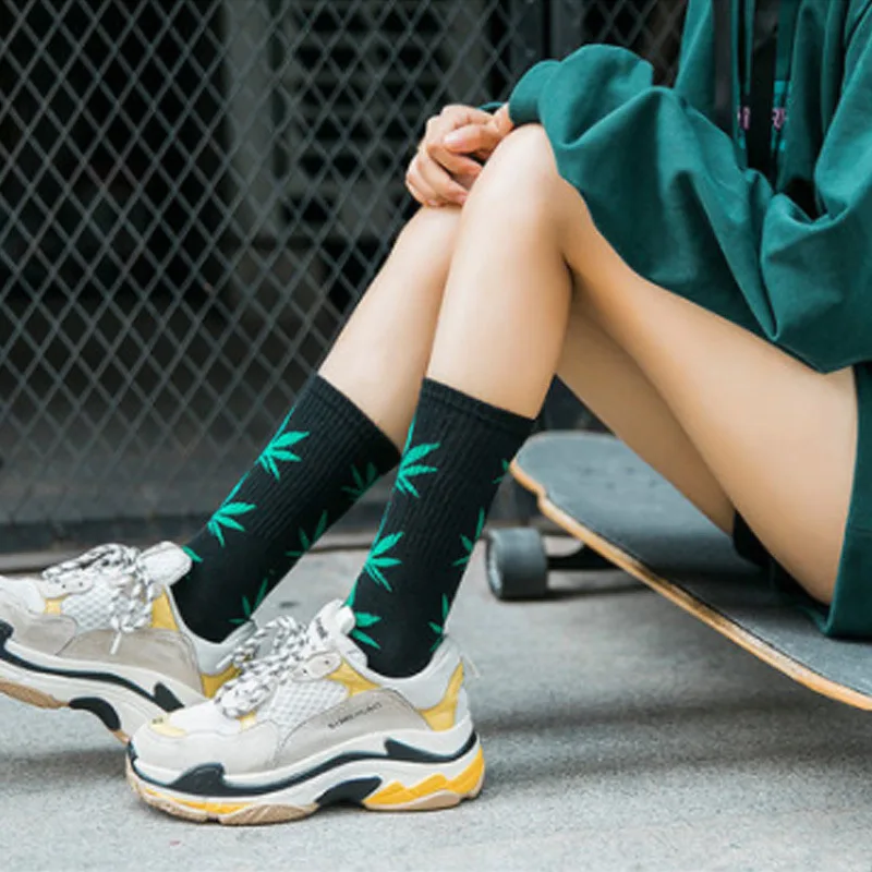 

Women Korea Funny Socks Long Socks Black Cool Socks Harajuku GD Hip Hop Cotton Skateboard Socks Men New Trend Daisy Socks Men