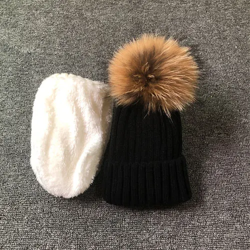 black hat Детские зимние шапки, модные вязаные шапки Skullies, Детские шапочки для мальчиков и девочек, шапки с помпоном из натурального меха енота, Комплект детских шапок и шарфов - Цвет: black hat