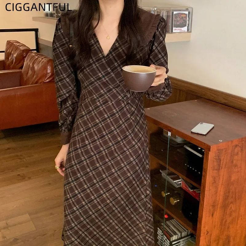 

French Retro Pleated Lace Contrast Color V Neck Plaid Waist Slimming Dress Women Vintage Long Sleeve A Line Party Midi Clothing