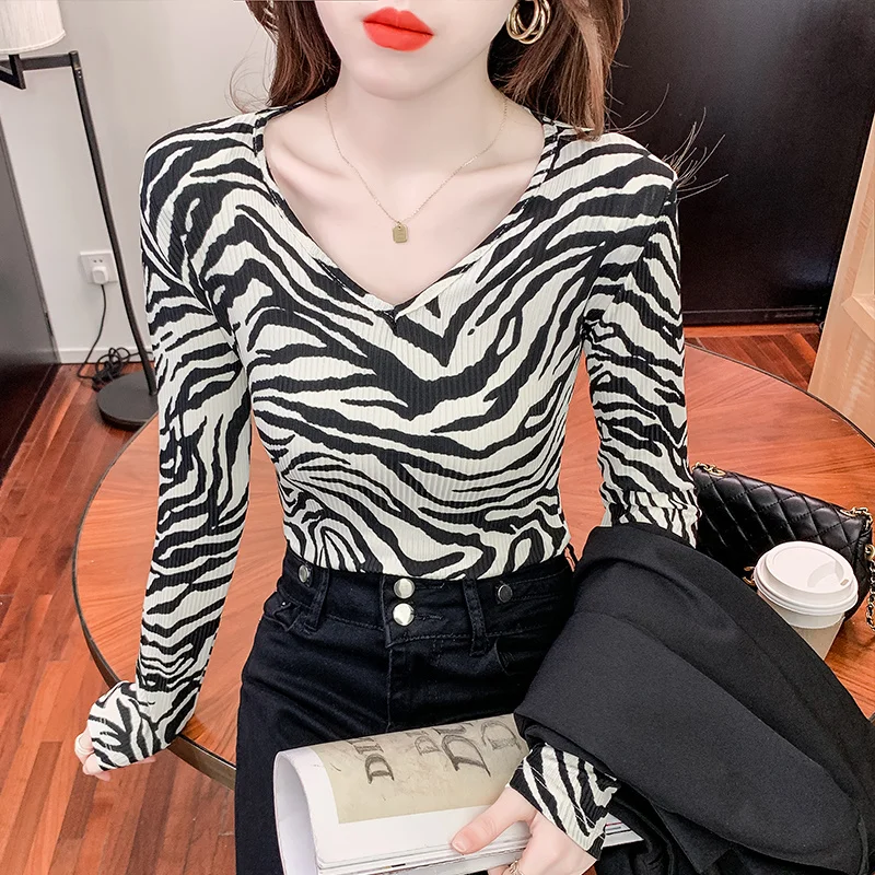 

2021 Sexy V-neck Stripe Slim Long Sleeve T-shirt Bottomed Shirt Women's Low Chest Corset hu tao women's t-shirt 2021
