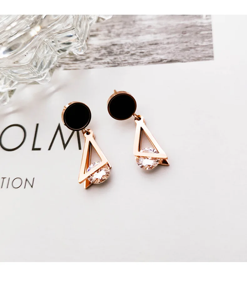 Серьги-гвоздики женские модные треугольные геометрические Длинные из титановой