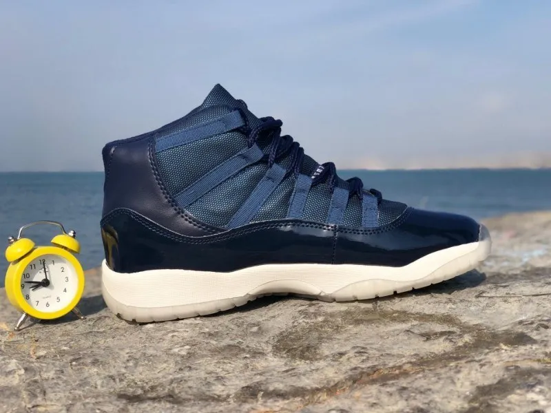 Jordan 11 ретро синий