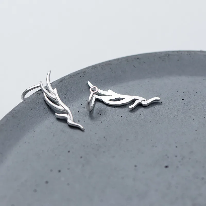 

Серьги-клипсы женские из серебра в форме крыльев пробы в виде ангела