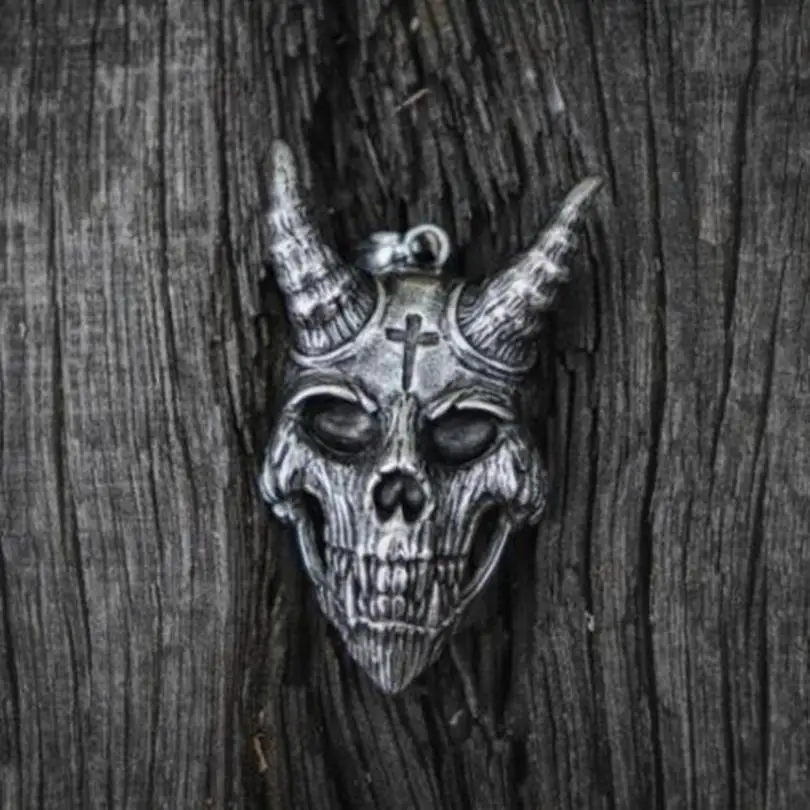 

Ожерелье с подвеской в виде демона из нержавеющей стали