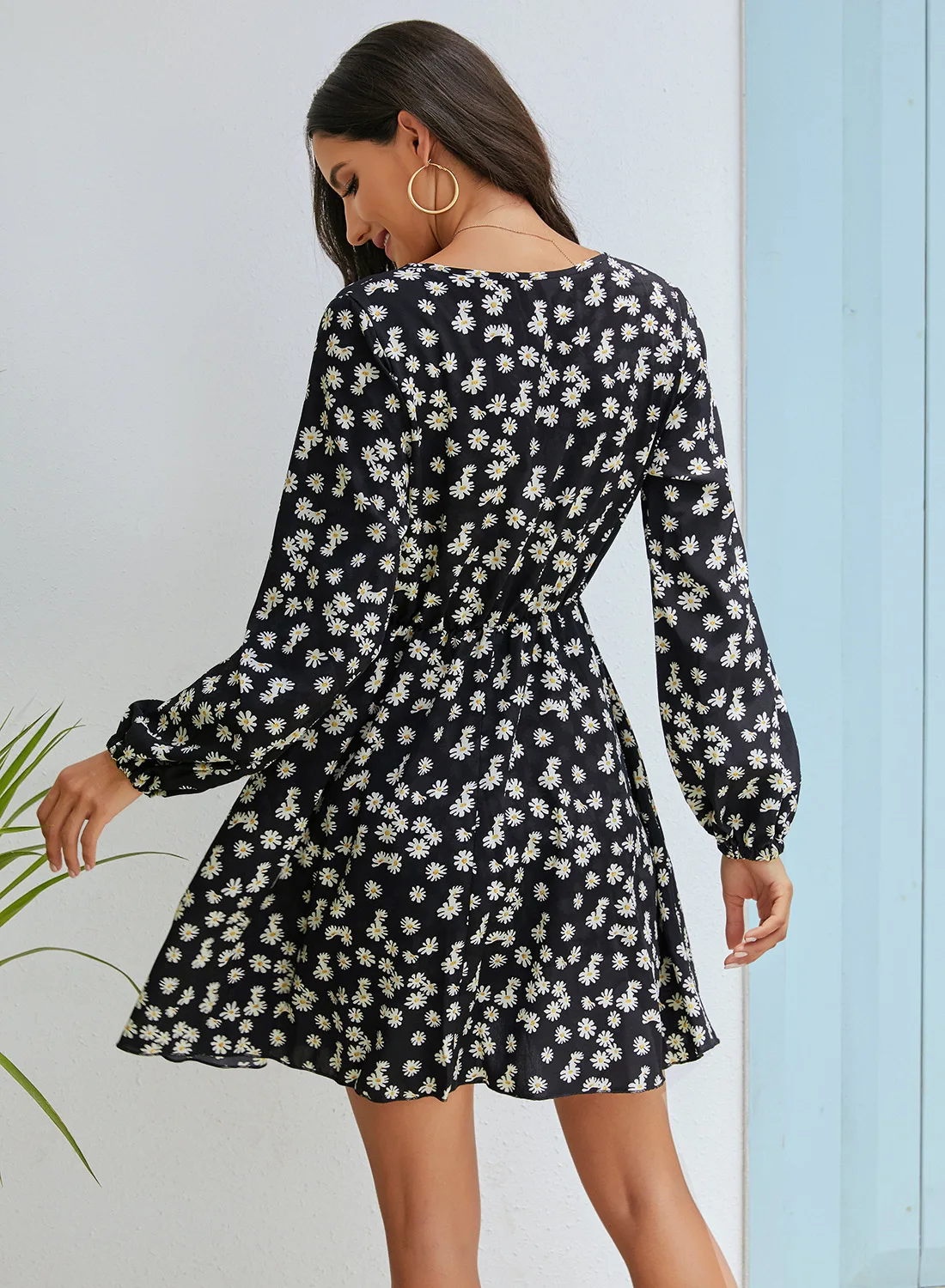 

2020 autumn and winter new women's skirts hot sale daisy long-sleeved dress