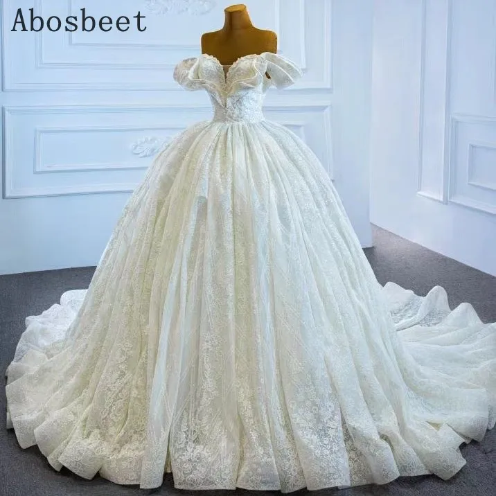 Shining 2021 Ball Gown Wedding Dress Luxury White/Ivory Wedding Gown Long Train Elegant Sweetheart Lace Beading Bridal Gown
