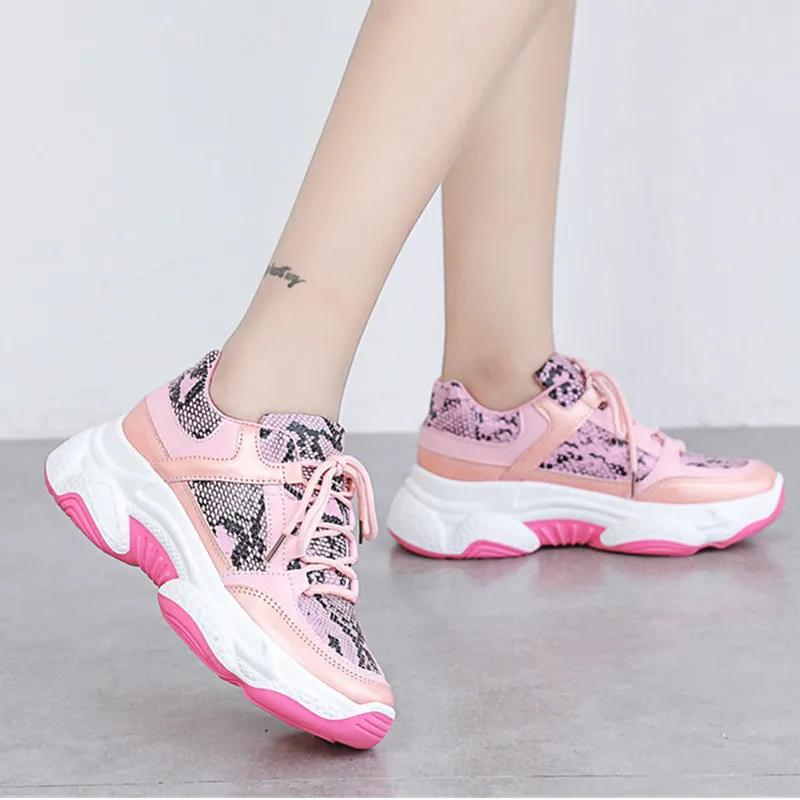 Женская обувь из искусственной кожи Сезон осень Модные леопардовые женские