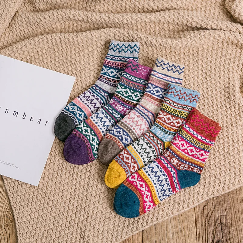 

5 pairs Lovers Socks Cross Pattern Woolen Socks Thick Knit Retro High Waist Socks Men Harajuku British Warm Women's Wool Socks