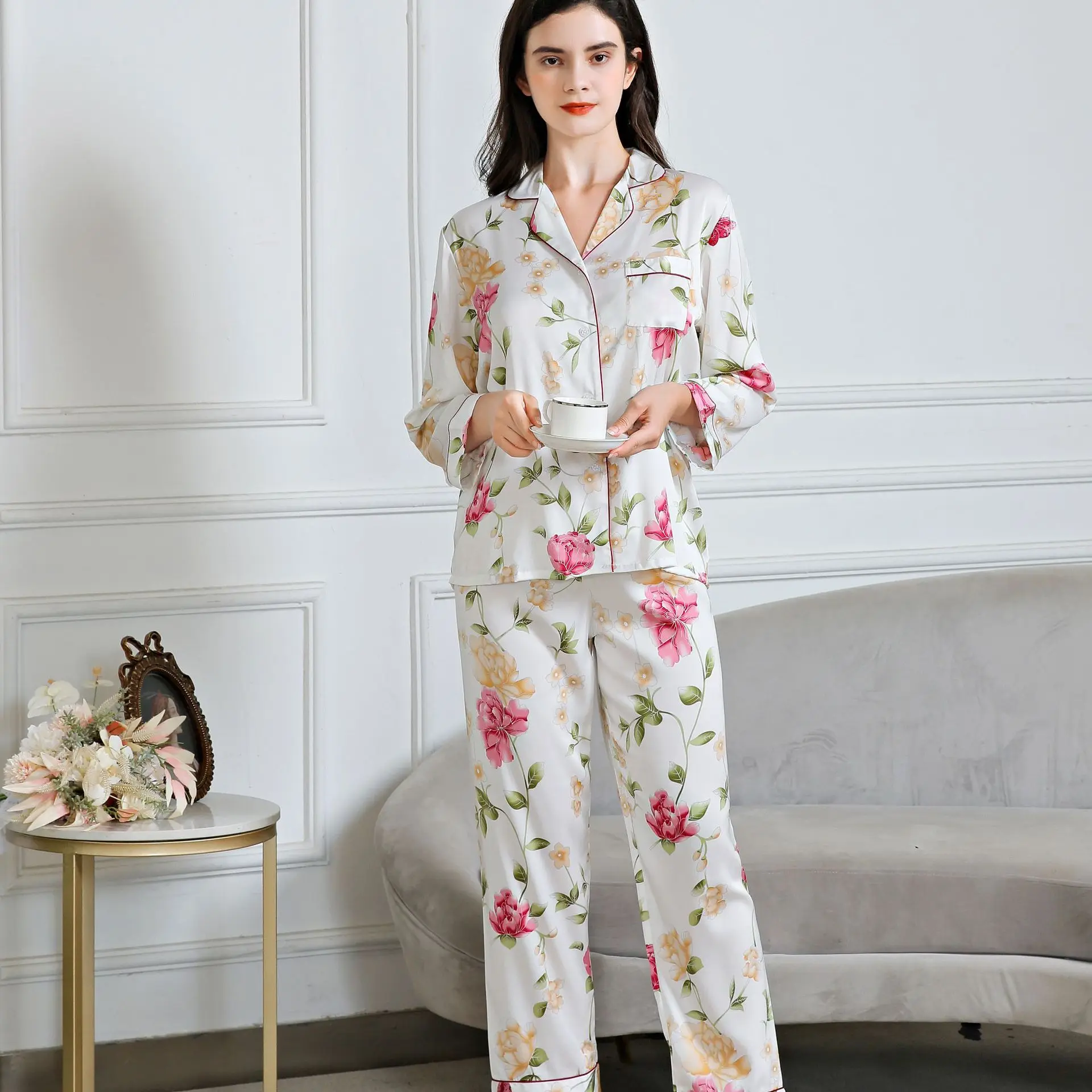 

Satin chiffon silk pajamas ladies summer and autumn long-sleeved trousers animal two-piece home service suit