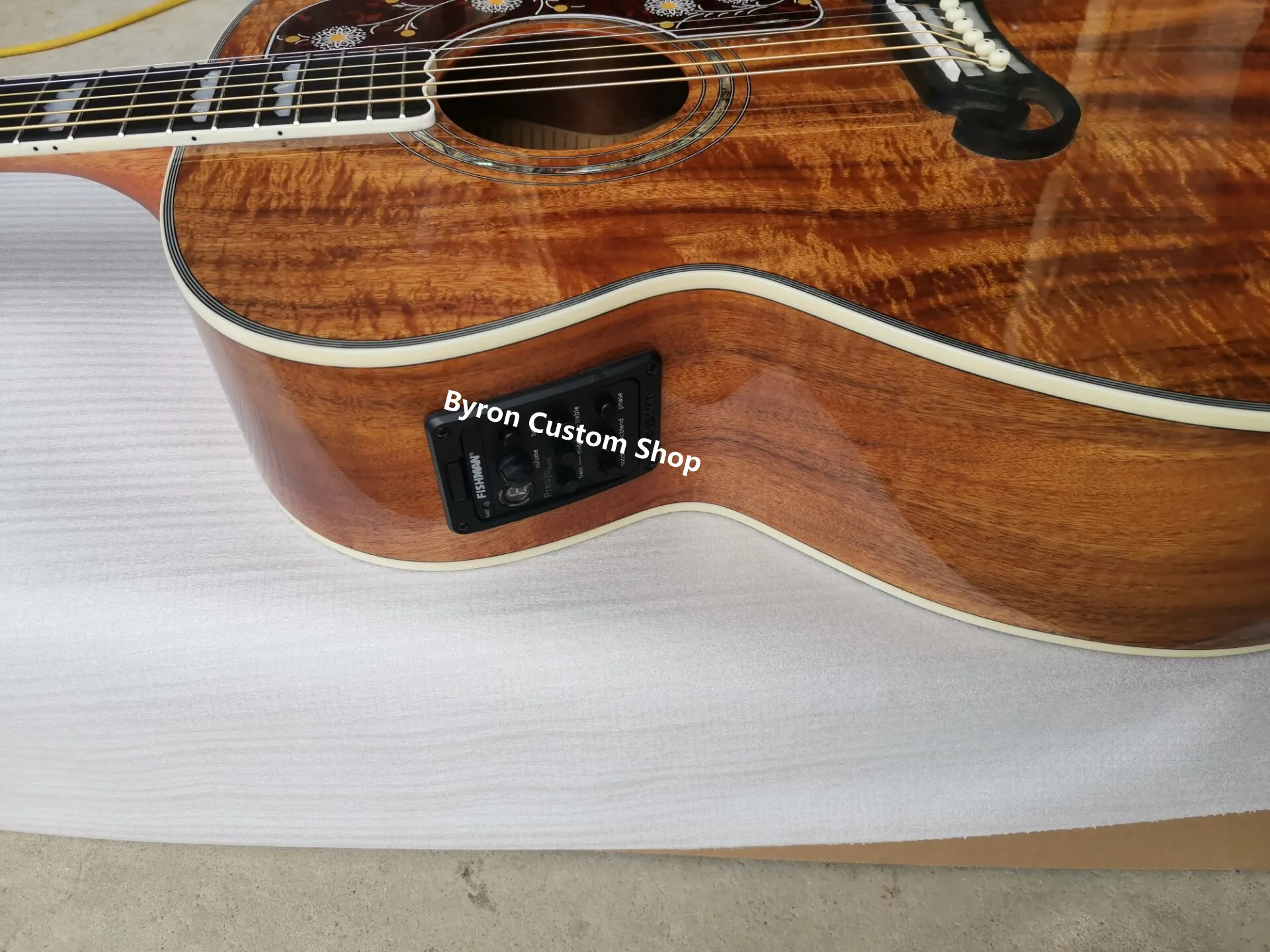 Бесплатная доставка AAA пользовательский магазин koa гитара черное дерево fretboard jumbo