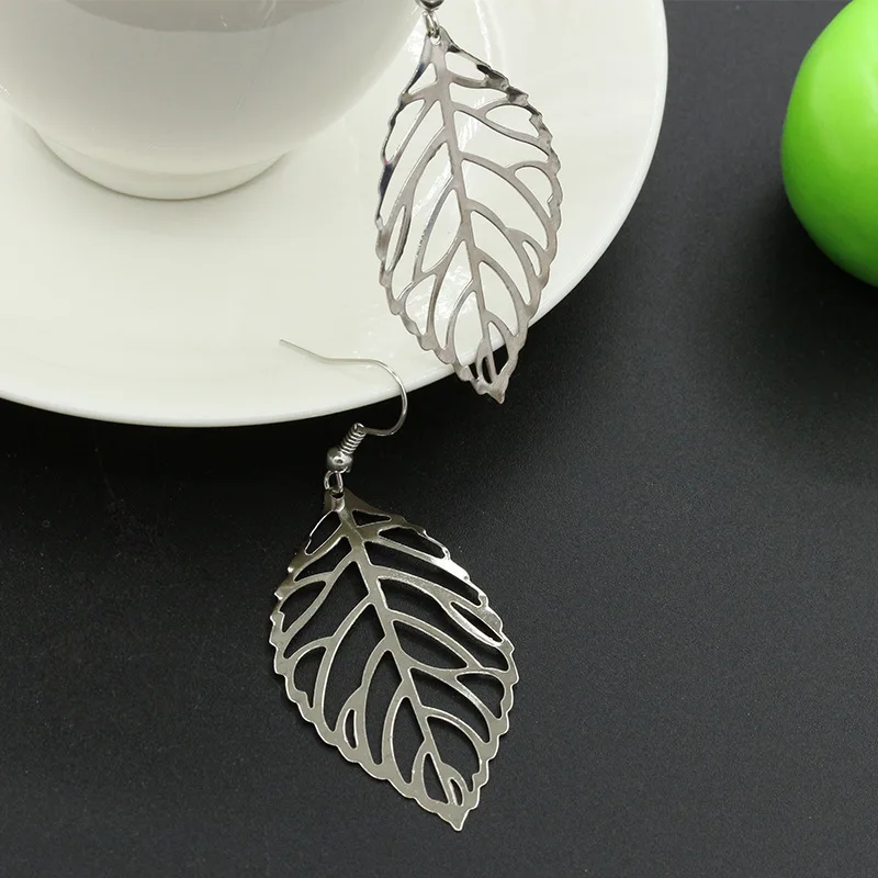 

FDLK Pendientes Mujer Hot Fashion Wholesale Jewelry Hollow Metal Leaves Dangling Long Statement Drop Earrings For Women Bijoux
