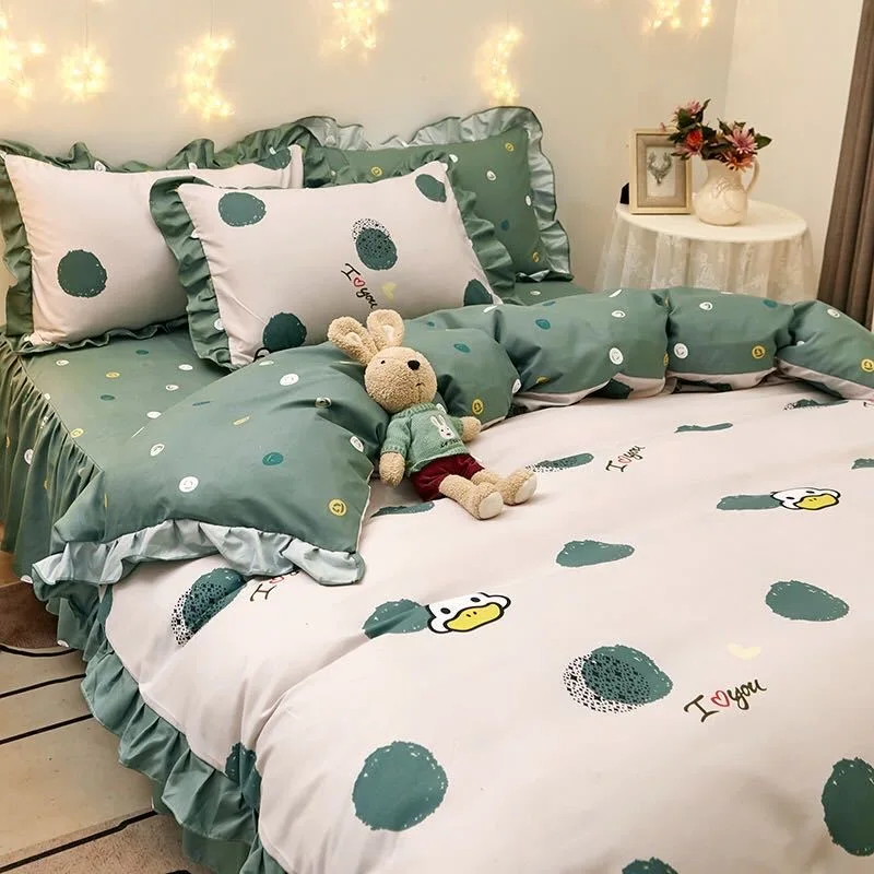 

Korean version of the bed skirt four-piece bedding thickened princess style quilt cover sheet pillowcase three-piece girl heart