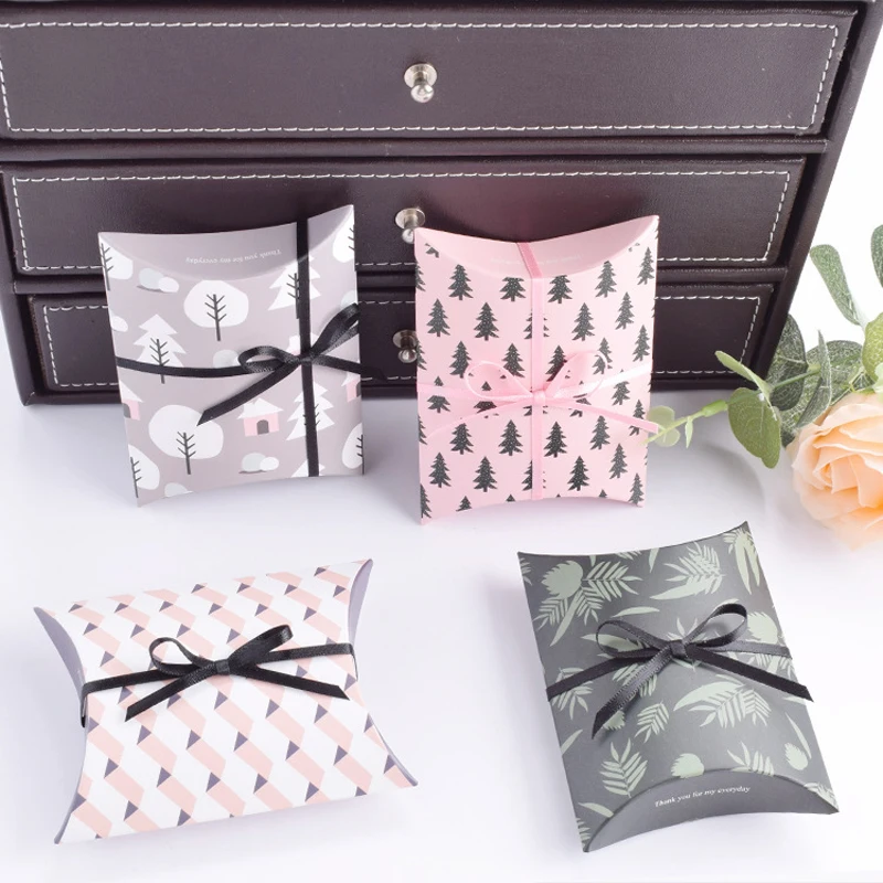 

Paper Candy Box Wedding Pillow Box Packaging Party Favor Gift Boxes
