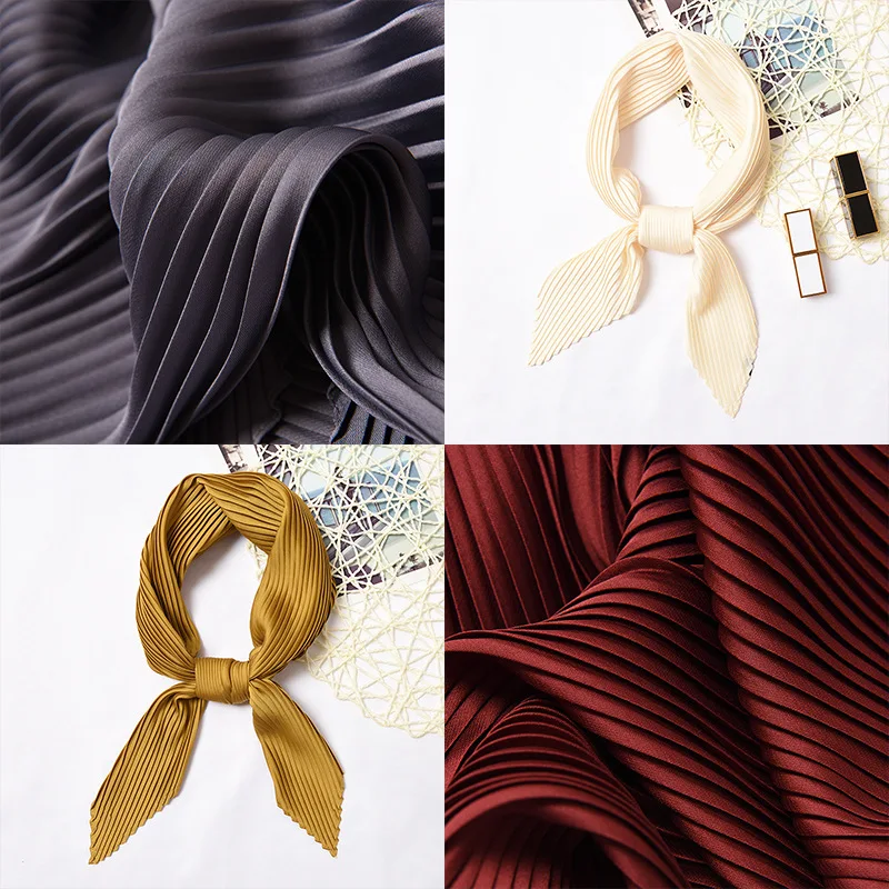 Женский шелковый шарф со стразами однотонный 55*55 см с атласным узором