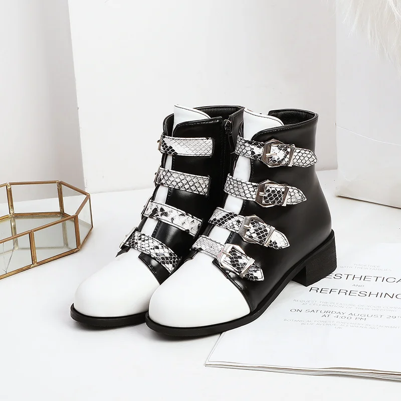 

Женские ботинки со змеиным принтом, теплые короткие ботильоны на молнии, с металлической пряжкой, Нескользящие, на толстой подошве