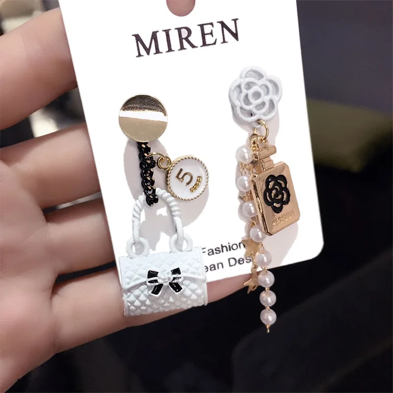 Эмалированные серьги-подвески в виде цифр 5 флакона духов Женская сумочка