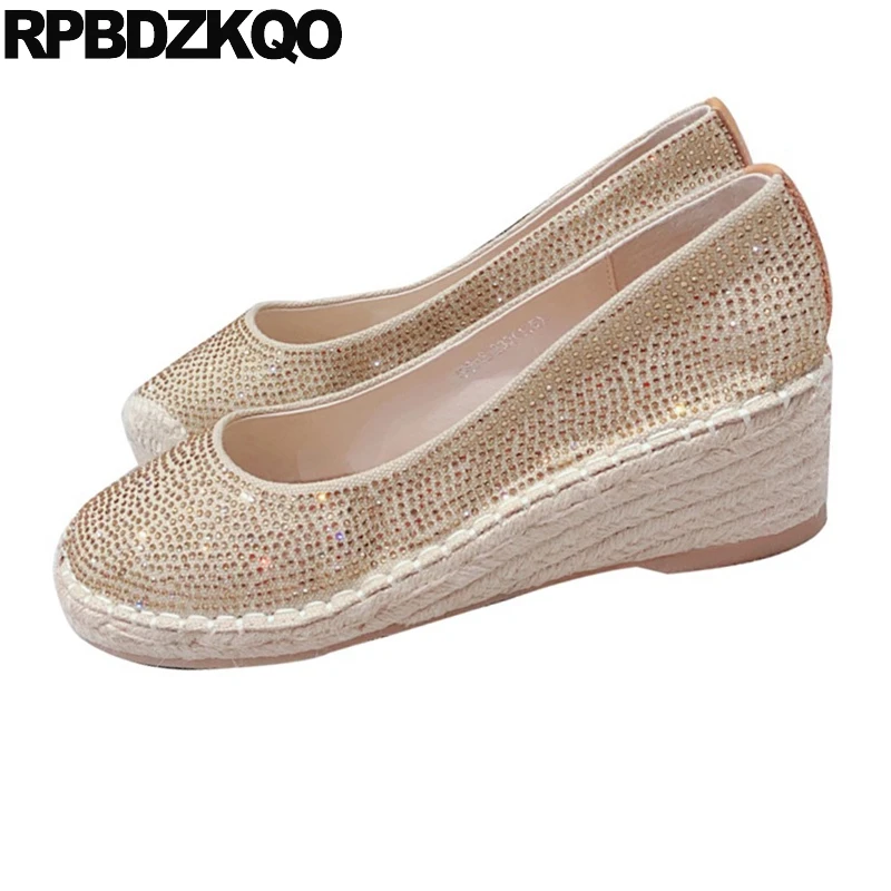 Женские парусиновые туфли со стразами лодочки на среднем каблуке с круглым