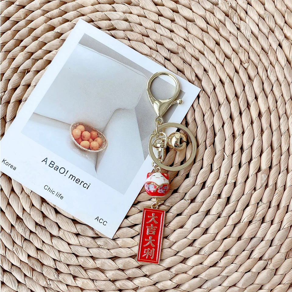 Симпатичный китайский красный счастливый кот молиться безопасный брелок